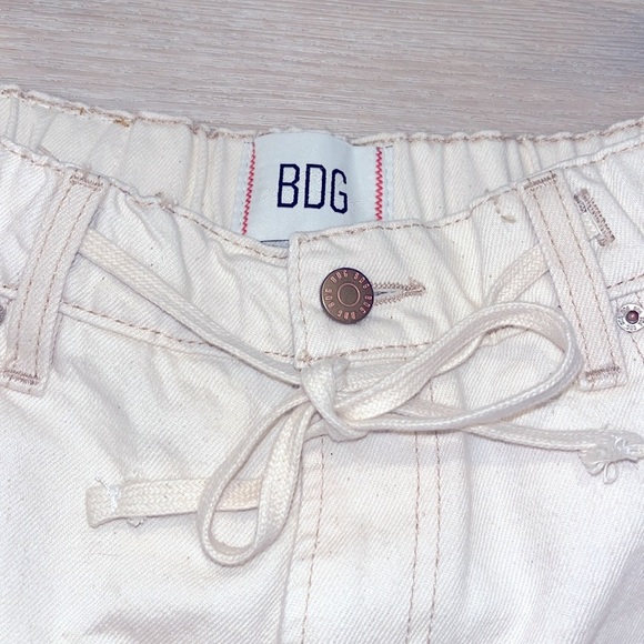 NWT Urban Outfitters BDG A-Line Cutoff Ivory High-Rise Baggy Denim shorts - Picture 9 of 13